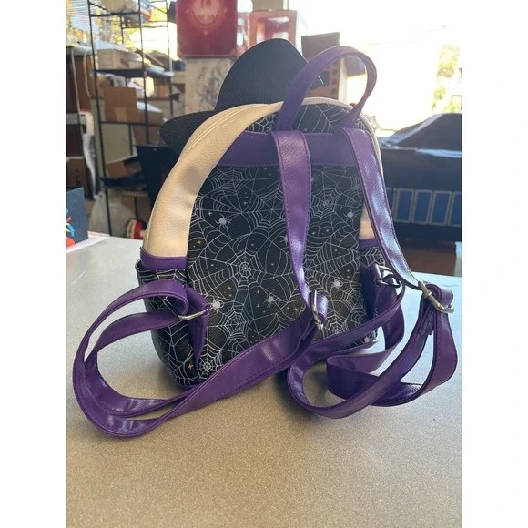 Loungefly EE Exclusive Daisy Duck Halloween Witch Backpack - Picture 6 of 6